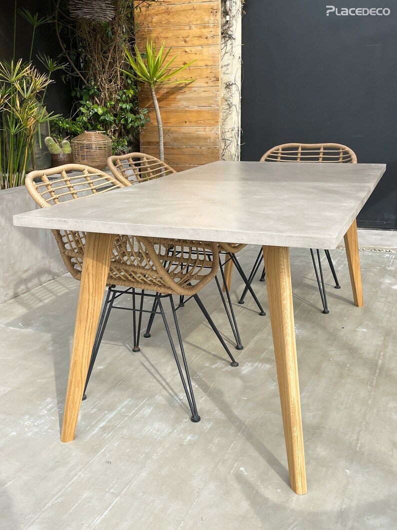 Table béton ciré pieds compas bois – Image 11