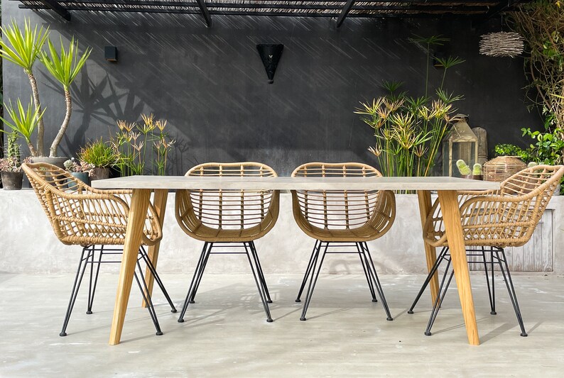 Table béton ciré pieds compas bois – Image 12