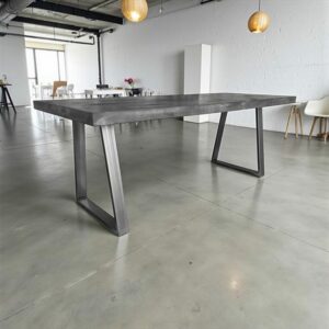 Table béton ciré ultra léger - Pieds métal au choix