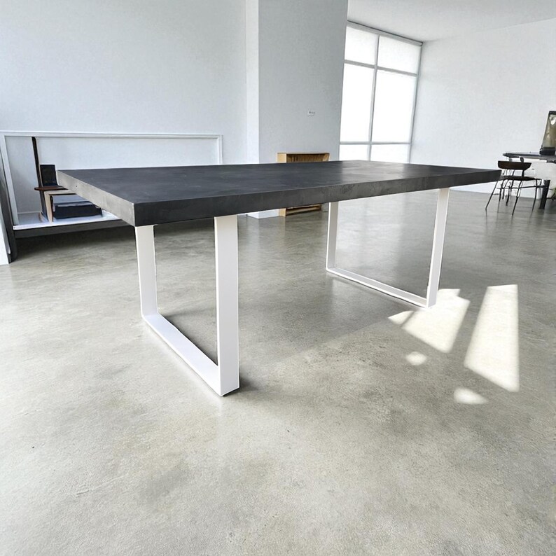 Table béton ciré sur mesure pieds métal en U – Image 10