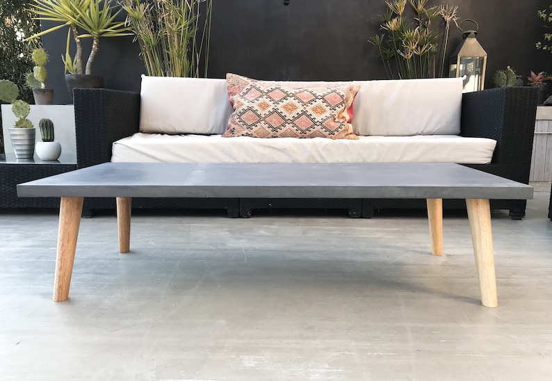 Table basse béton ciré pieds compas bois – Image 6