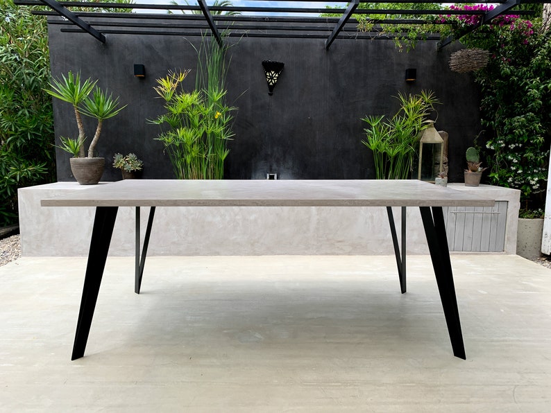 Table béton ciré pieds acier sur mesure – Image 14