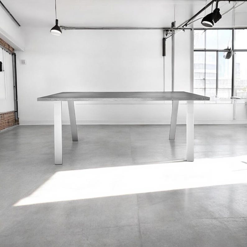 Table béton ciré pieds fer plats – Image 4