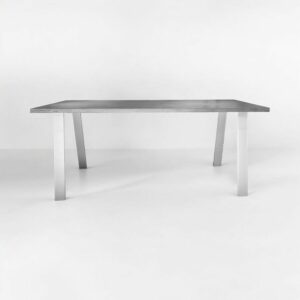 Table béton ciré pieds fer plats