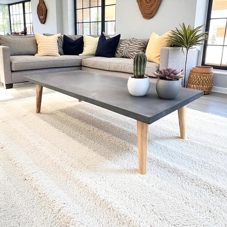 Table basse béton ciré pieds compas bois – Image 5