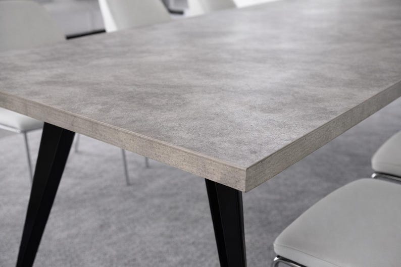 Table béton ciré pieds acier sur mesure – Image 6